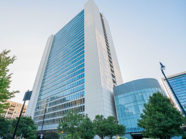 500 W  Superior St #2401, Chicago, IL 60654