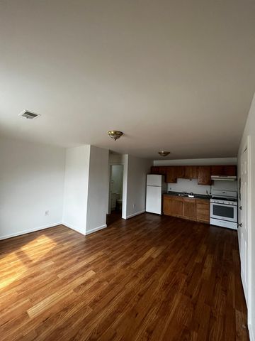 4802 Indianapolis Blvd #206, East Chicago, IN 46312