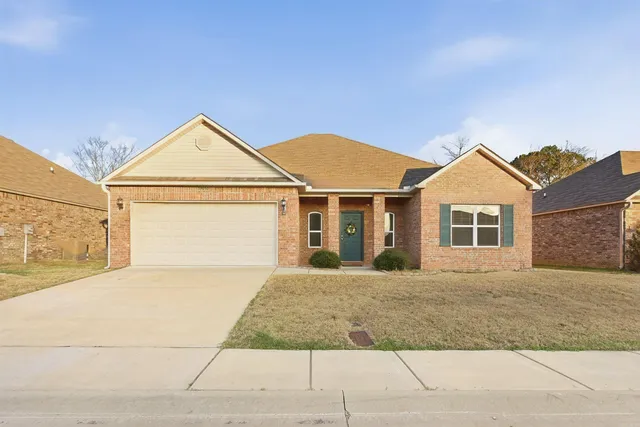 2050 Mary Alice Dr, Conway, AR 72032