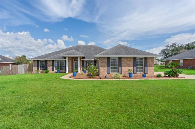 1427 Hunters Ridge Dr W, Mobile, AL 36695