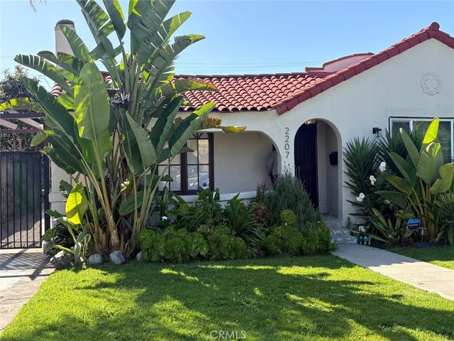 2207 S  Cochran Ave, Los Angeles, CA 90016