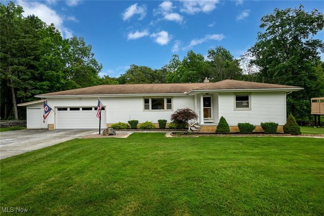 27820 Annetta Dr, Glenwillow, OH 44139