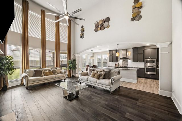 1907 Sapphire Pines Ln, Rosenberg, TX 77469