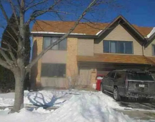 616 Newcastle Dr #A-C, Schererville, IN 46375