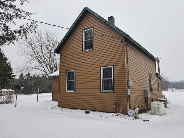 W6173 Meredith Road, New Lisbon, WI 53950