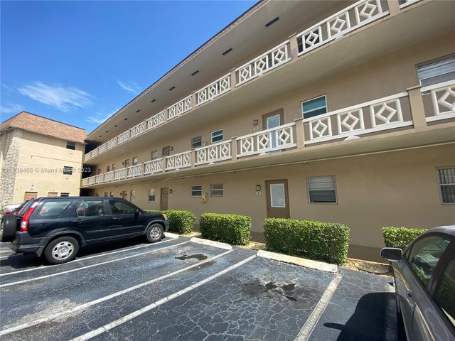 5061 W  Oakland Park Blvd #111, Lauderdale Lakes, FL 33313