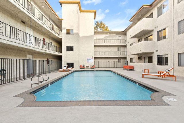 625 N  Sycamore Ave  #209, Los Angeles, CA 90036