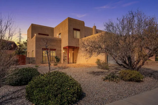 9925 Cameron St NW, Albuquerque, NM 87114