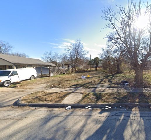 1120 E  Cannon St, Fort Worth, TX 76104