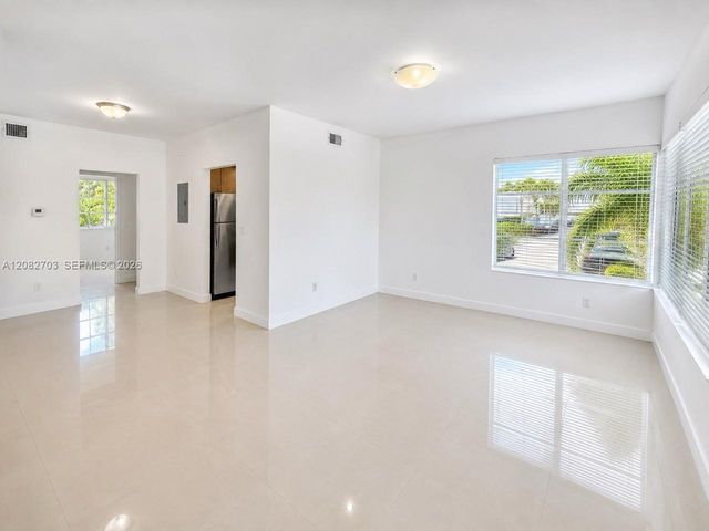 1025 94th St #12, Miami Beach, FL 33154