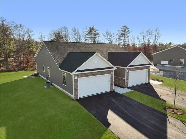 44 Overlook Ln, Glocester, RI 02814