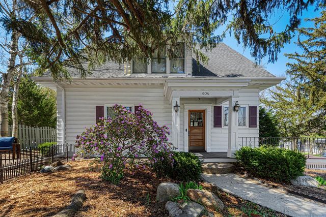 604 S  Elm Ave, Owatonna, MN 55060