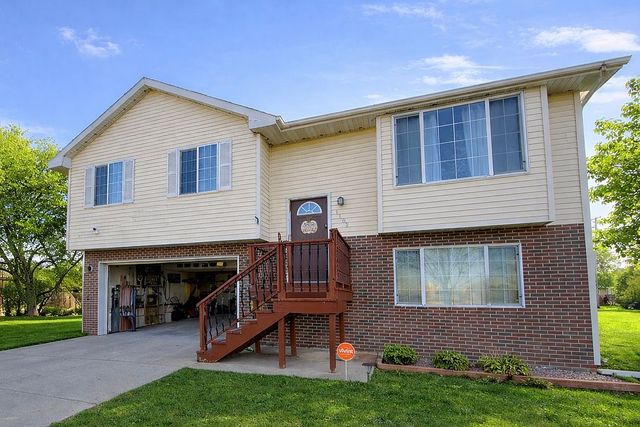 1102 Locust St, Dakota City, NE 68731