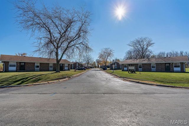 Reni Ct, Chatsworth, IL 60921