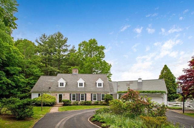 107 Farm St, Dover, MA 02030