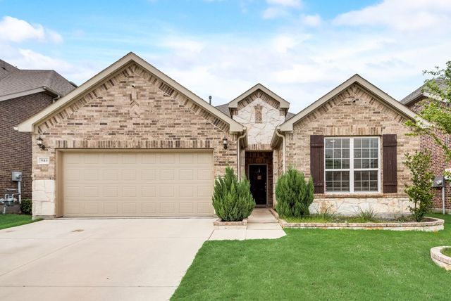 944 Crest Breeze Dr, Haslet, TX 76052