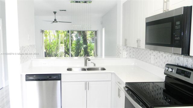 431 SW 122nd Ave, Hollywood, FL 33025