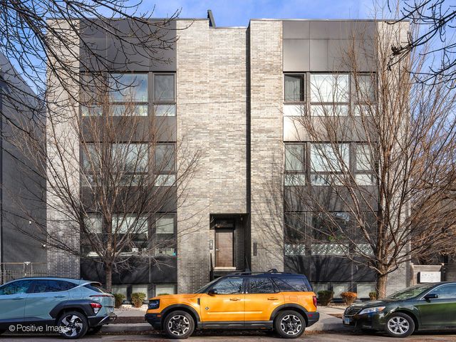 722 W  17th Pl   #2W, Chicago, IL 60616