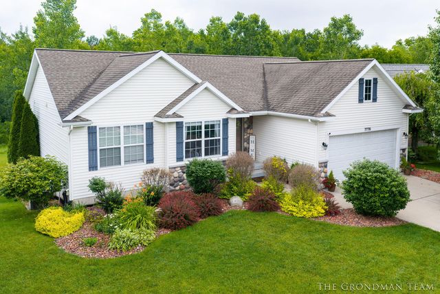 7776 Copper Corner Dr SE, Caledonia, MI 49316