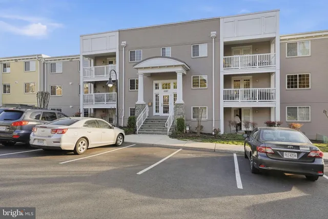 4167 S  Four Mile Run Dr #401, Arlington, VA 22204