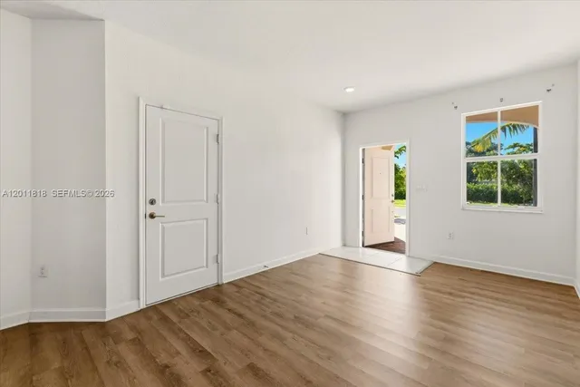 12865 NW 24th Ave, Miami, FL 33167