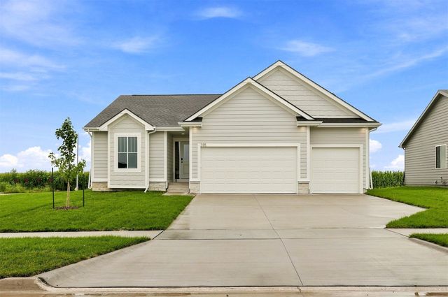 395 NW Ashley Ave, Waukee, IA 50263