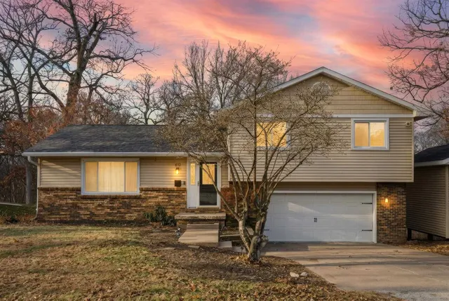 610 Forest Rd, East Moline, IL 61244
