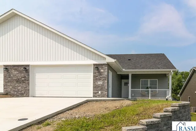 1342 Birchwood Dr, New Ulm, MN 56073