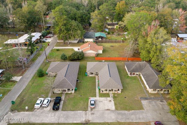 2204 S  McGeehee St, Picayune, MS 39466