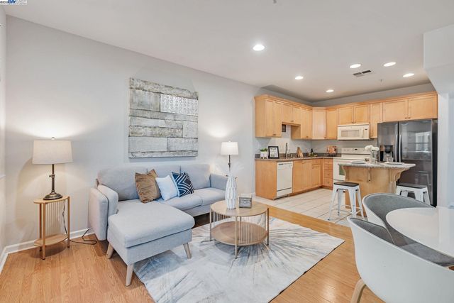 88 N  Jackson Ave #108, San Jose, CA 95116