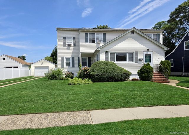2291 Girard Place, Merrick, NY 11566