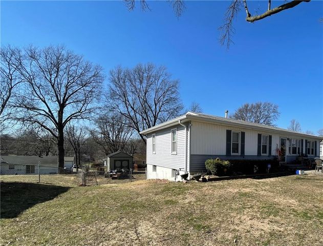 3320 S  Vermont Ave, Independence, MO 64052