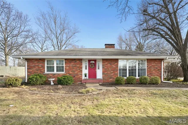 1406 Marshall Rd, Saint Louis, MO 63122