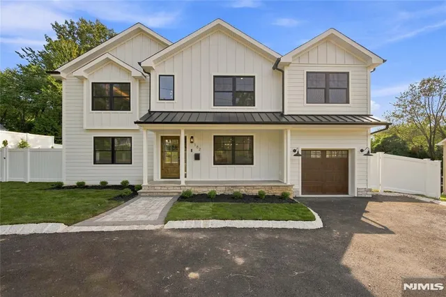 182 Grand Ave W, Park Ridge, NJ 07656