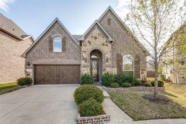 900 Aster Dr, Euless, TX 76039
