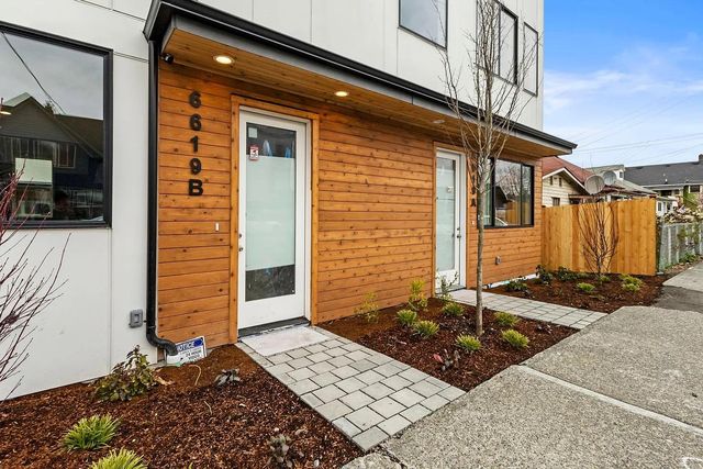 6623 Carleton Ave S #B, Seattle, WA 98108