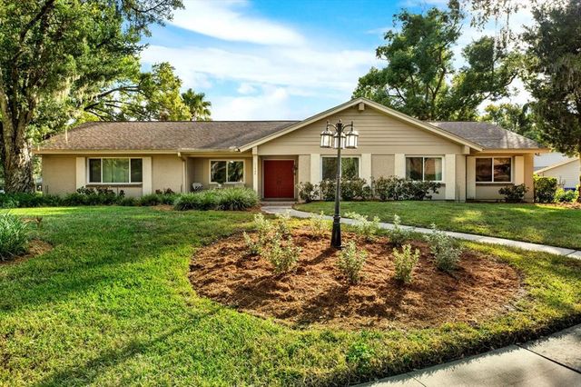 11724 Phoenix Cir, Tampa, FL 33618