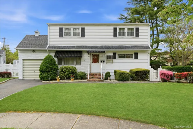 1733 Meadow Court, East Meadow, NY 11554