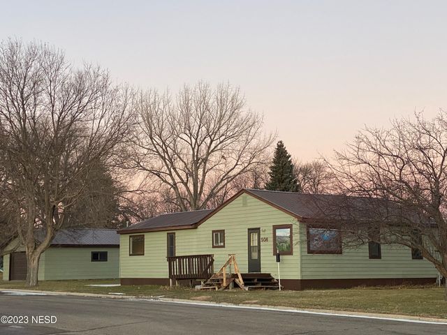 508 13th St NW, Watertown, SD 57201