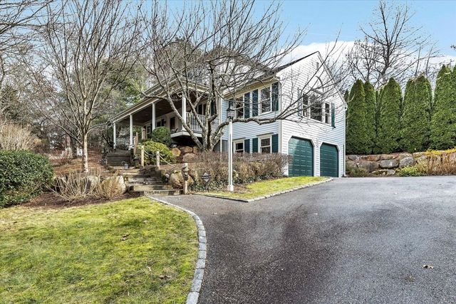 217 Old Mill Rd, Barnstable, MA 02630