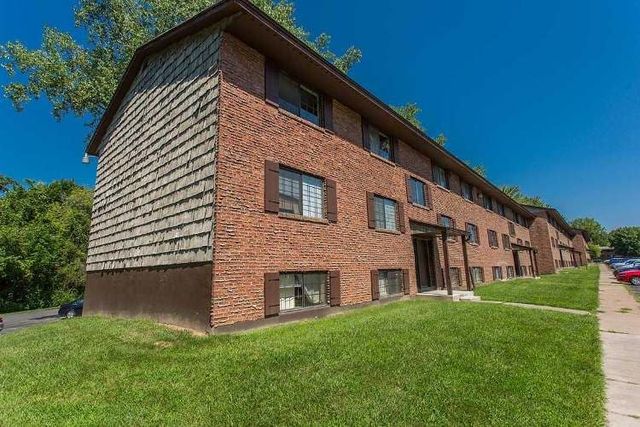 850 Vine St #9C, Liverpool, NY 13088
