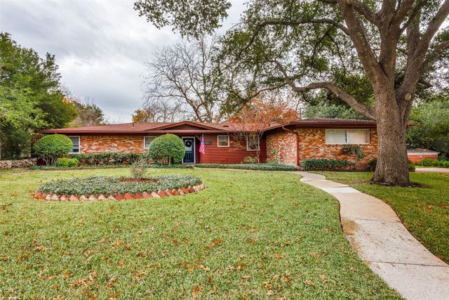 6833 Middle Rd, Fort Worth, TX 76116