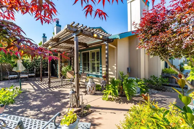 1586 London Circle, Benicia, CA 94510