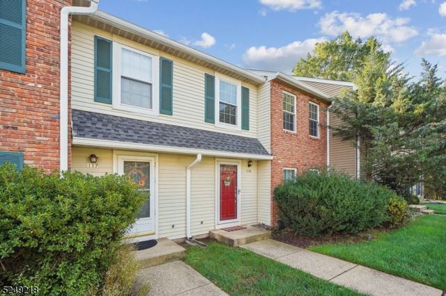 116 Selby Ct, Somerset, NJ 08873