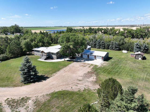6498 105th Ave NW, Tioga, ND 58852