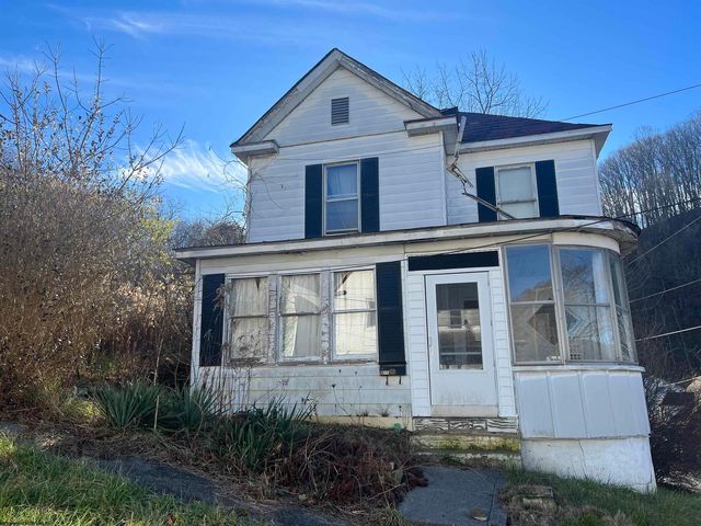 537 4th St, Bluefield, WV 24701