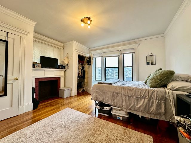 452 Park Dr #14, Boston, MA 02215