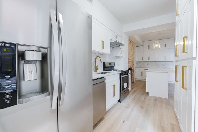 1634 S  Charles St, Baltimore, MD 21230