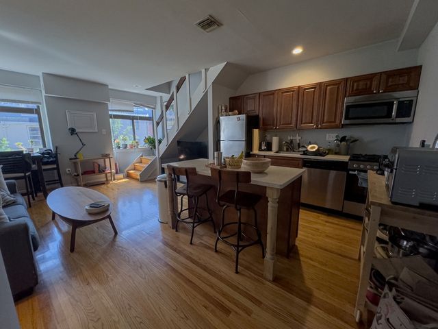 319 S  10th St #336, Philadelphia, PA 19107