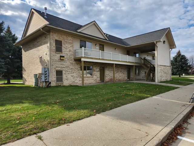 15105 Island Dr #15105, Sterling Heights, MI 48313